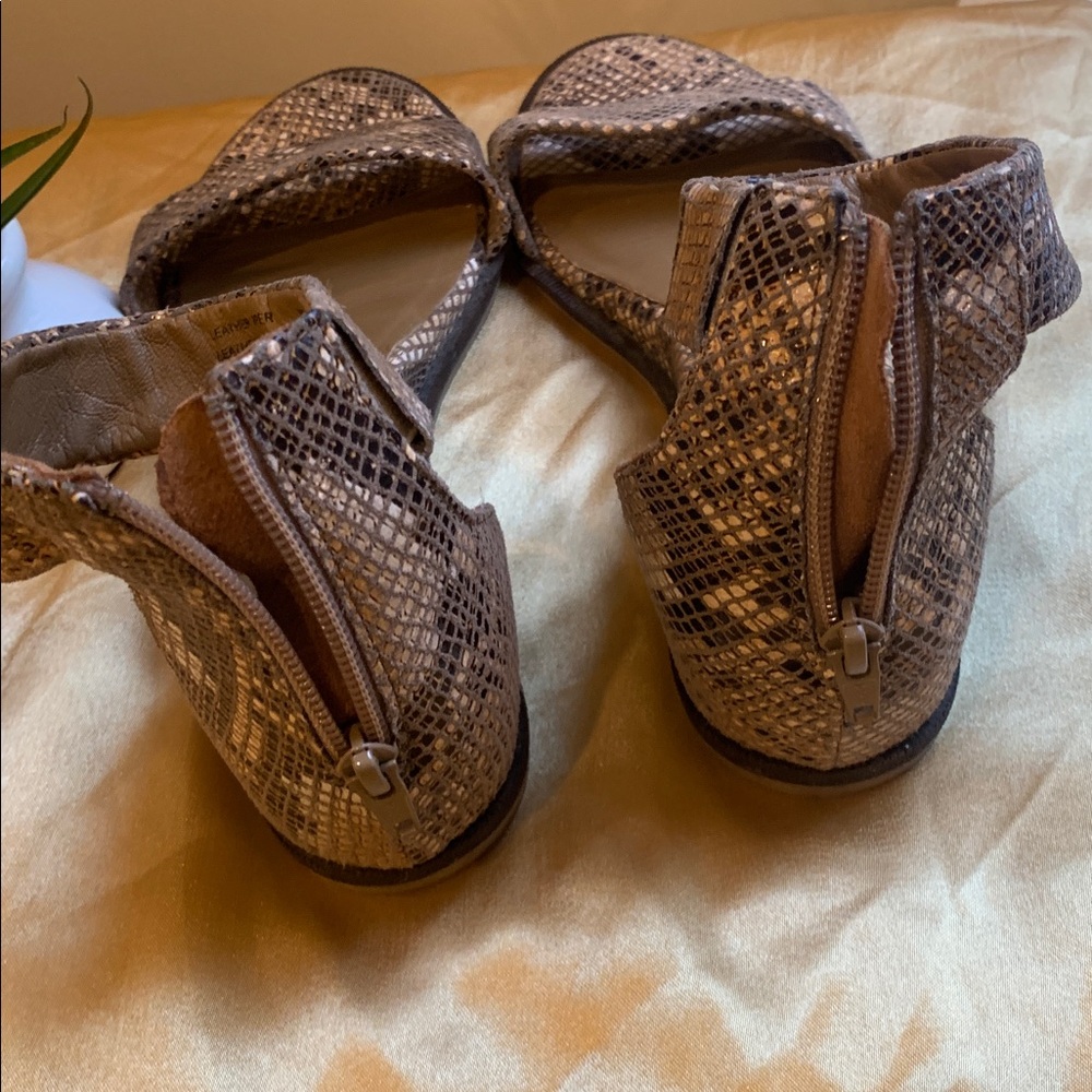 🌹Seychelles • Taupe Snake-Print Ankle Strap Sandals - Picture 8 of 11